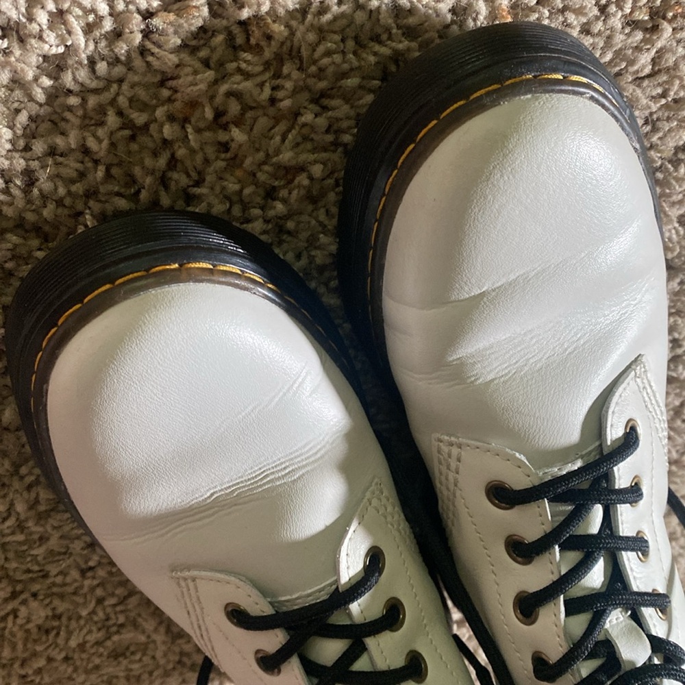 Dr. Martens White Leather lace up Boots - Picture 6 of 6